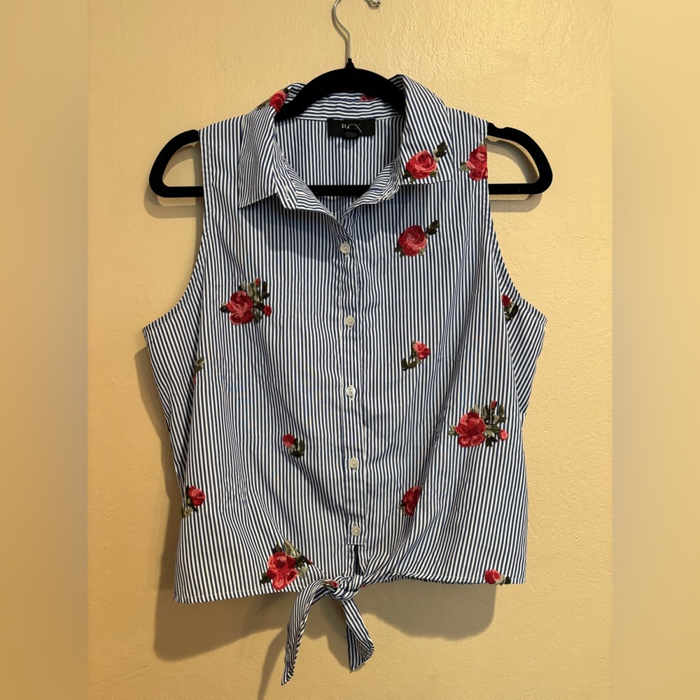 Notebook-esque Navy and White Striped Tank Blouse w/ Floral Embroidery, Size L
